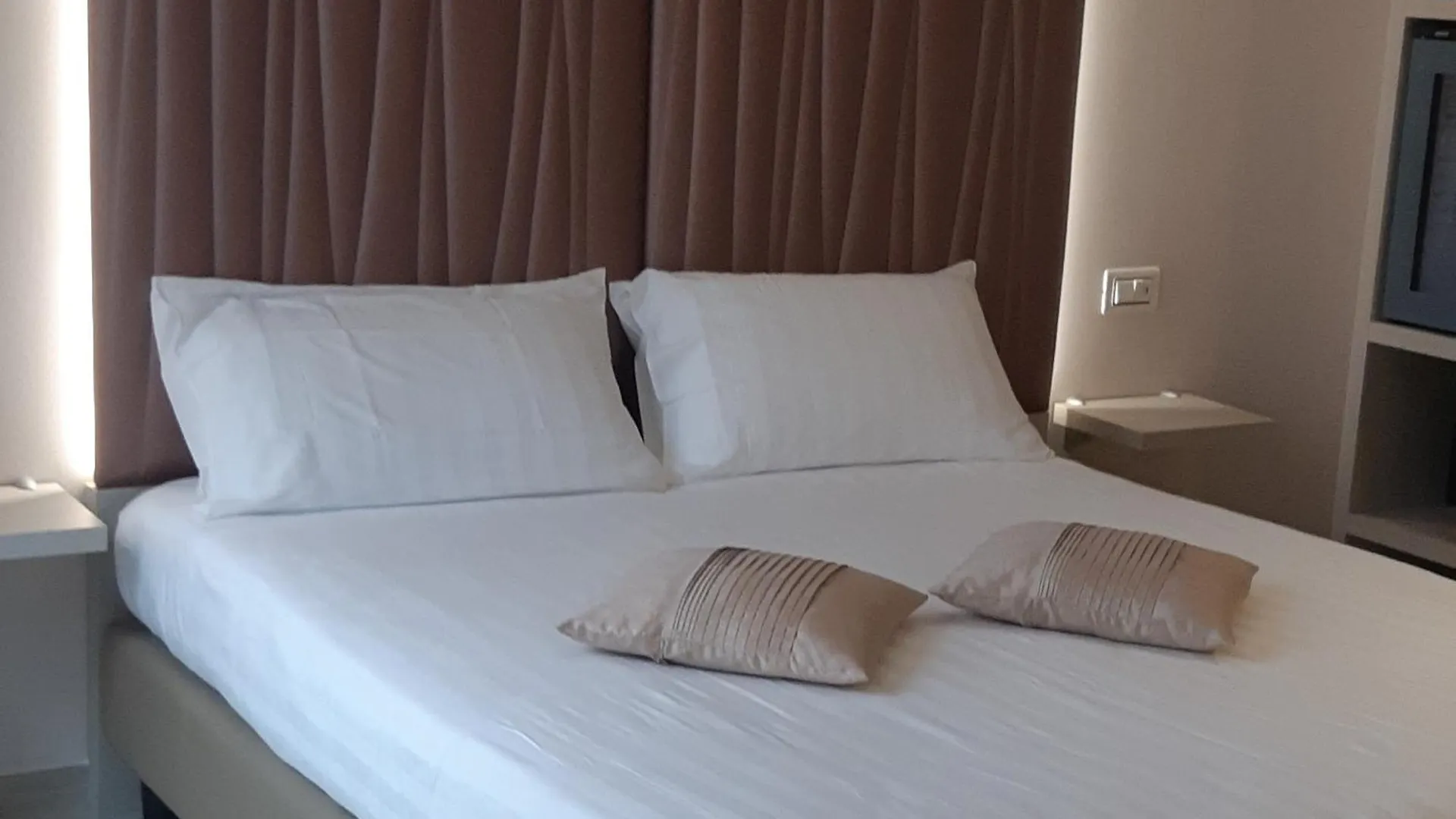 ***  Hotel Danieli La Castellana Lago Di Garda Brenzone sul Garda Italië